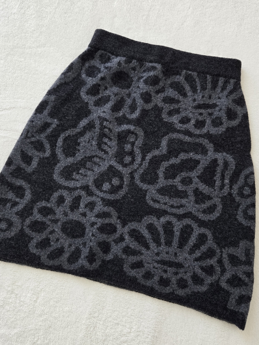 Marimekko Dark Charcoal and Light Gray Floral Knit Pencil Skirt
